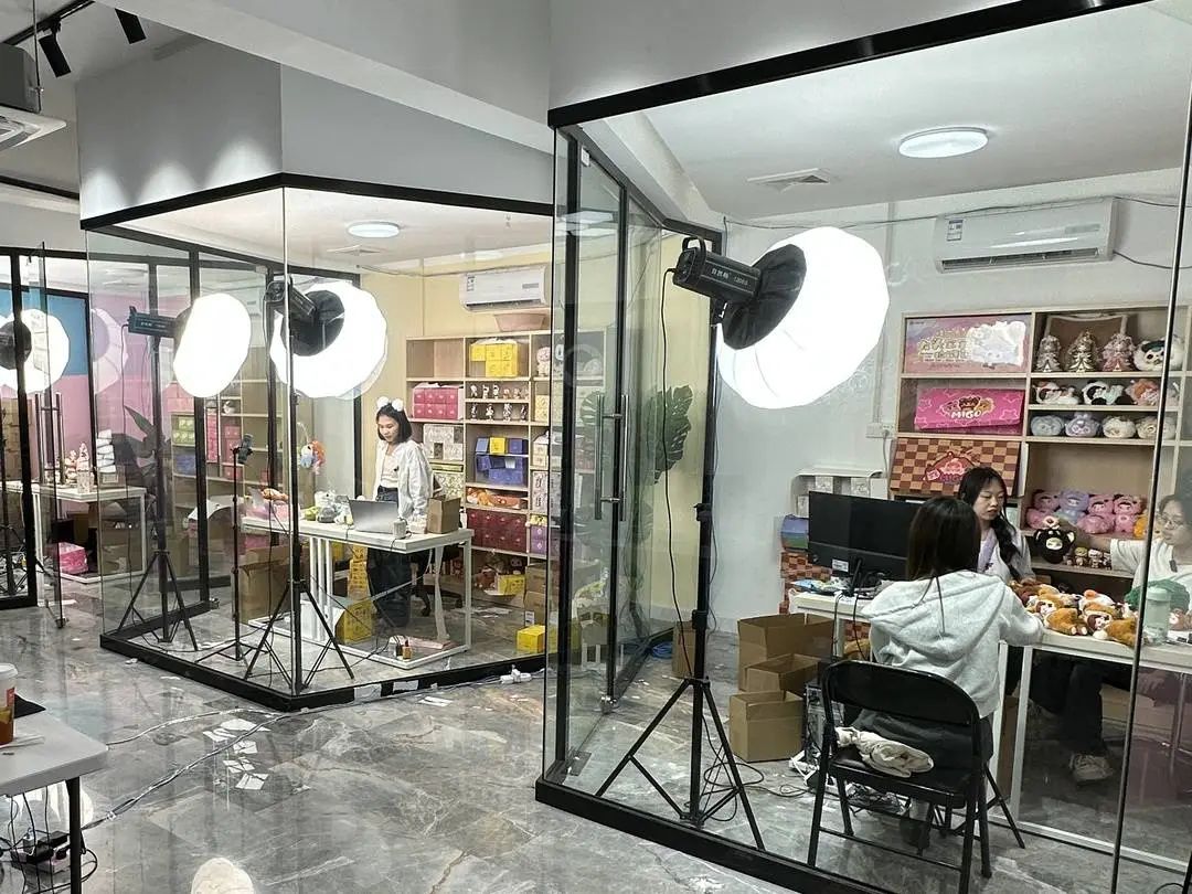 贵金属直播间(贵金属交易平台直播)